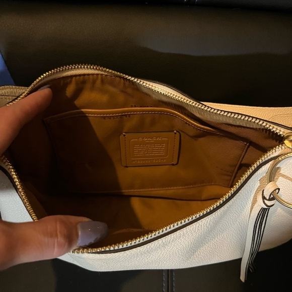 Coach Skylar Small Hobo Should Bag - Picture 4 of 4